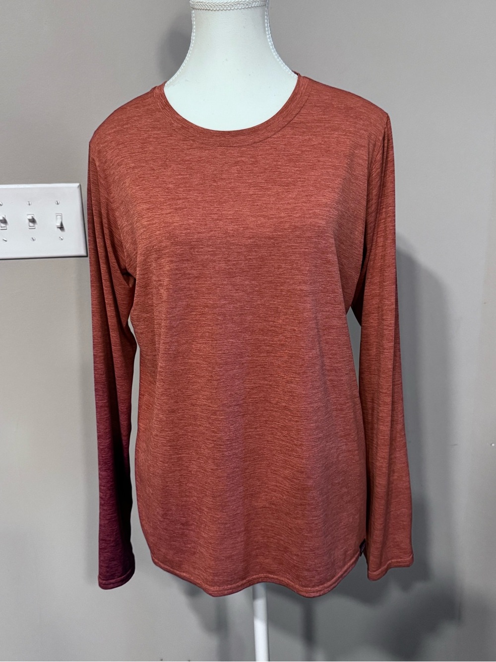 Patagonia Heathered Rust Red Crewneck Top